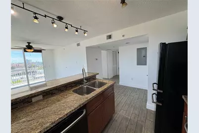 219 NW 12th Ave #711, Miami, FL 33128 - Photo 4