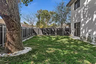 1840 NW 63rd St, Miami, FL 33147 - Photo 12