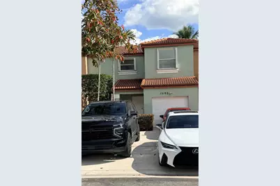 15102 NW 7th Ct, Pembroke Pines, FL 33028 - Photo 2