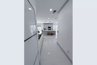 15102 NW 7th Ct, Pembroke Pines, FL 33028 - Photo 8