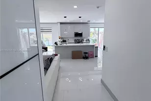 15102 NW 7th Ct, Pembroke Pines, FL 33028 - Photo 8