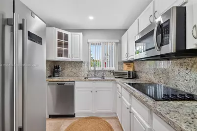 8040 N Sunrise Lakes Dr #108, Sunrise, FL 33322 - Photo 6