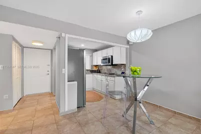 8040 N Sunrise Lakes Dr #108, Sunrise, FL 33322 - Photo 10