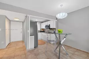 8040 N Sunrise Lakes Dr, Sunrise, FL 33322 - Photo 10