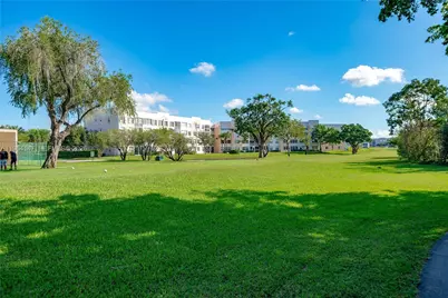 8040 N Sunrise Lakes Dr #108, Sunrise, FL 33322 - Photo 26