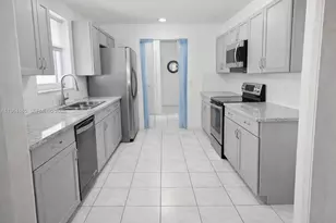 121 SW 28th Terrace, Fort Lauderdale, FL 33312 - Photo 2