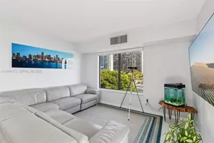 2201 Brickell Ave, Miami, FL 33129 - Photo 8