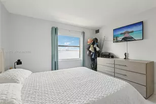 2201 Brickell Ave, Miami, FL 33129 - Photo 20