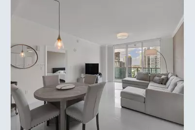 31 SE 5th St #3419, Miami, FL 33131 - Photo 2