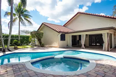 3160 Peachtree Circle, Davie, FL 33328 - Photo 2