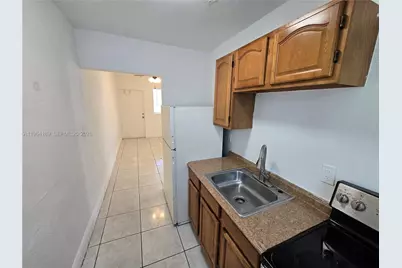 535 NW 7th St #9, Miami, FL 33136 - Photo 2