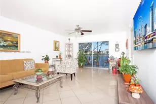 571 SW 141st Ave, Pembroke Pines, FL 33027 - Photo 4