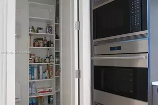 1425 Brickell Ave, Miami, FL 33131 - Photo 14