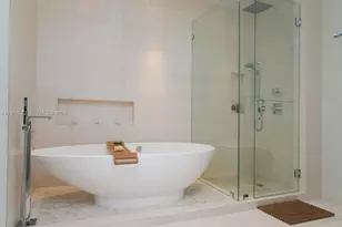1425 Brickell Ave, Miami, FL 33131 - Photo 10