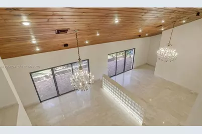 913 Diplomat Parkway, Hallandale Beach, FL 33009 - Photo 2