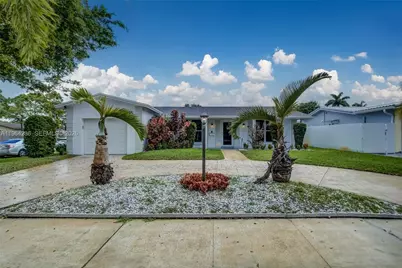 4917 W Park Rd, Hollywood, FL 33021 - Photo 2