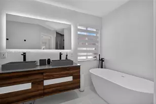 160 SW 206th Ave, Pembroke Pines, FL 33029 - Photo 20