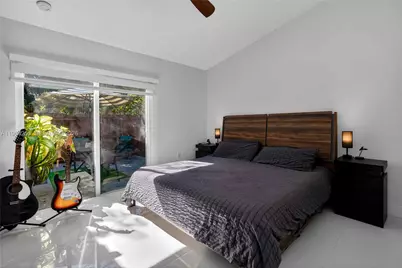 160 SW 206th Ave, Pembroke Pines, FL 33029 - Photo 16