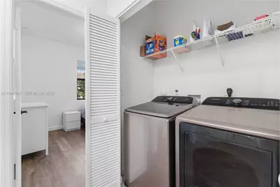 3419 W 105th Pl, Hialeah, FL 33018 - Photo 30