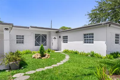 315 NW 106th St, Miami, FL 33150 - Photo 2