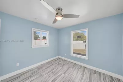 15 Willow St, Lehigh Acres, FL 33974 - Photo 12