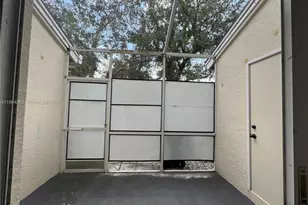 9820 NW 56th Pl, Coral Springs, FL 33076 - Photo 10