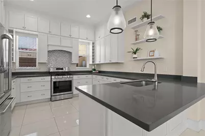 912 NE 17th Way, Fort Lauderdale, FL 33304 - Photo 12