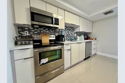 18011 Biscayne Blvd #1802, Aventura, FL 33160 - Photo 2