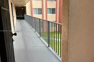 13701 Kendale Lakes Cir, Miami, FL 33183 - Photo 8