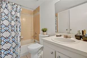 8670 NW 6th Ln, Miami, FL 33126 - Photo 10