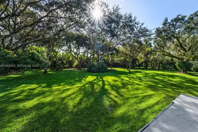 7301 Ponce De Leon Rd, Miami, FL 33143 - Photo 10