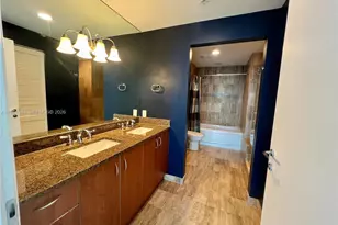 300 S Biscayne Blvd, Miami, FL 33131 - Photo 10