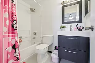 2 Simonton Cir, Weston, FL 33326 - Photo 14