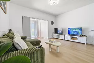 2 Simonton Cir, Weston, FL 33326 - Photo 2