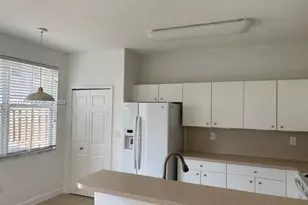 10762 NW 80th Ln, Doral, FL 33178 - Photo 6