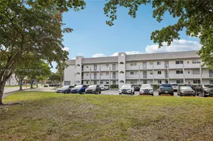 8135 Sunrise Lakes Blvd, Sunrise, FL 33322 - Photo 2