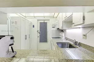 1101 Hillcrest Ct, Hollywood, FL 33021 - Photo 12