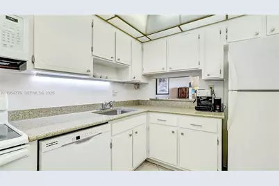 1101 Hillcrest Ct #103, Hollywood, FL 33021 - Photo 10