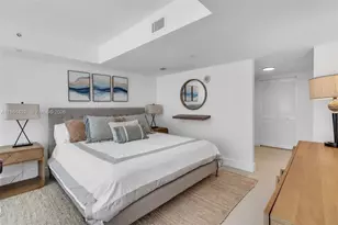 41 SE 5th St, Miami, FL 33131 - Photo 8