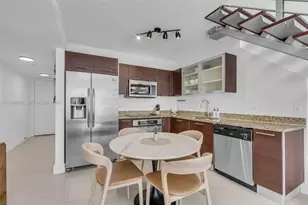 41 SE 5th St, Miami, FL 33131 - Photo 6