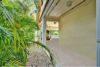 1614 Eastlake Way, Weston, FL 33326 - Photo 10