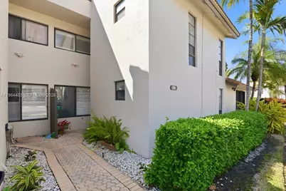 958 Mockingbird Ln #514, Plantation, FL 33324 - Photo 4