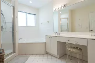 5663 NW 112th Pl, Doral, FL 33178 - Photo 32