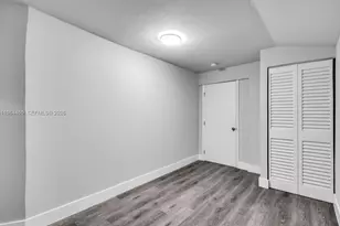 914 NW 80th St, Miami, FL 33150 - Photo 10