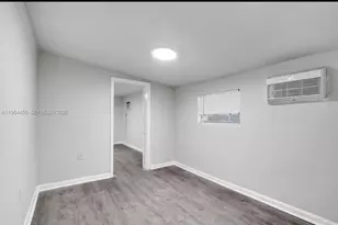 914 NW 80th St, Miami, FL 33150 - Photo 16