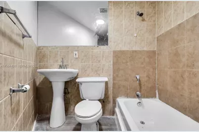 914 NW 80th St, Miami, FL 33150 - Photo 18