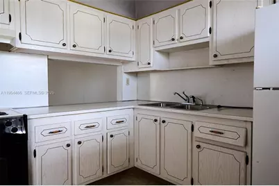 2724 S Garden Dr S #205, Lake Worth, FL 33461 - Photo 12