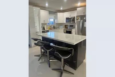 9425 NW 114th Ln #3, Hialeah Gardens, FL 33018 - Photo 6