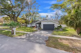 501 NW 78th Way, Plantation, FL 33324 - Photo 10