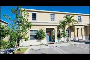 557 NE 5th Pl, Florida City, FL 33034 - Photo 4